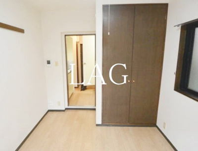 【居間・リビング】 | メゾン市川 | 洋室のお部屋です。