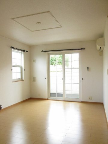 ミルフィーユ壱番館・ミルフィーユ弐番館の居間・リビング|使いやすい居間です