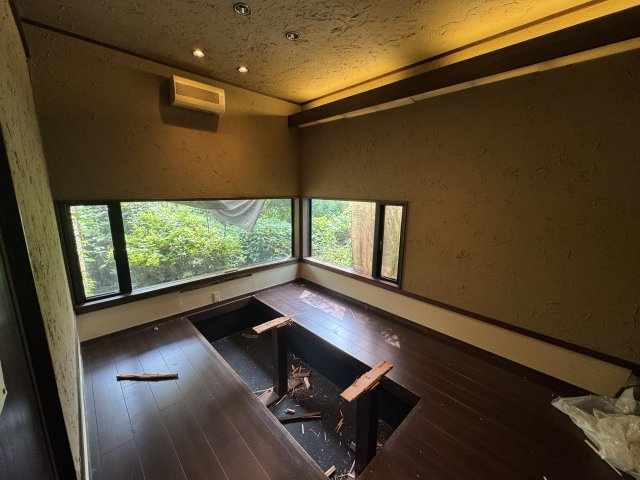 -三丁目不動産-　深谷市石塚　元飲食店の洋室|きれいな洋室です