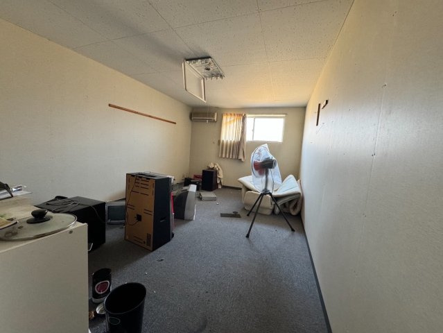 土浦市真鍋4丁目　工場の内装|明るい室内です