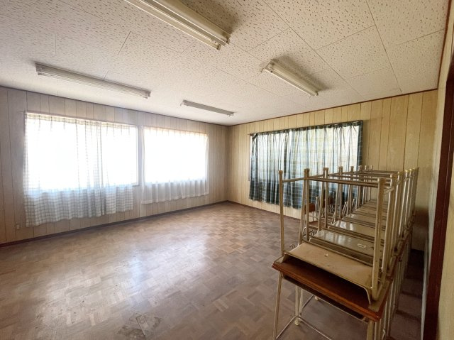 桜川市富士見台4丁目売事務所の内装|おしゃれな内装です