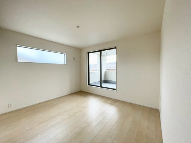 長野上松第５の洋室|日当たり風通しともに良好！明るく朝を迎えられるつくりになっています♪