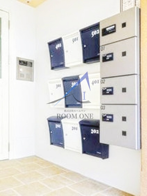 b’CASA東大井のその他共用部分|集合ポストです。宅配ボックスです。