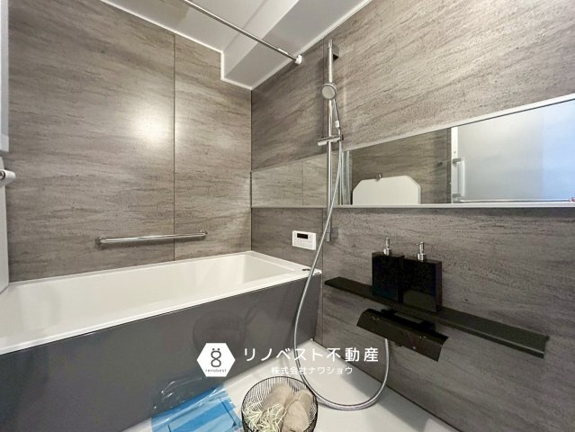 ふぁみーゆ勝山の洋室|約5.3帖の納戸は収納部屋や子ども部屋にピッタリです♪