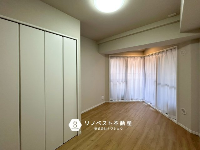 ふぁみーゆ勝山の収納|非常に収納力の高いウォークインクローゼット◎
収納家具を減らせてお部屋を広くお使いいただけます♪