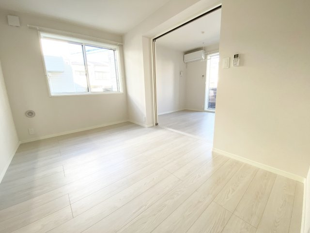 ＬＵＧＥＮＤ大宮の洋室|白を基調とした内装！