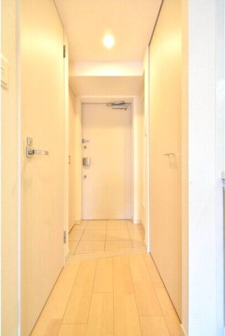 アドバンス新大阪ウエストゲートⅡの玄関