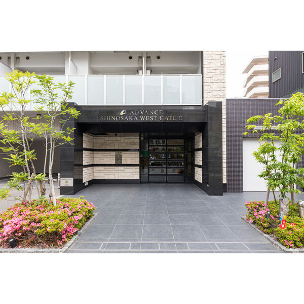 アドバンス新大阪ウエストゲートⅡのエントランス