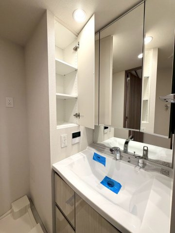 オープンレジデンシア大須FRONTの洗面所