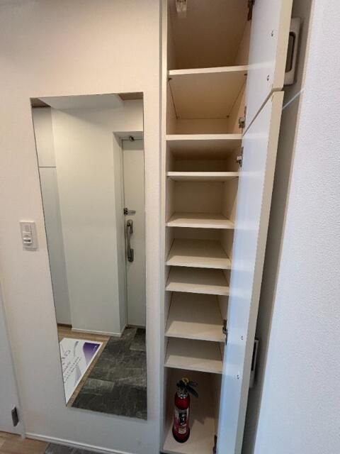 レジディア神田岩本町Ⅱの玄関