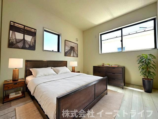 【新築戸建】　いわき市平下神谷第7　全4棟　【長期優良住宅】の洋室|2号棟写真　寝室に家具を配置したイメージ画像です
※本画像はCGで作成しており、実際に現地に 家具は置かれておりません。また、価格に 家具は含まれておりません。