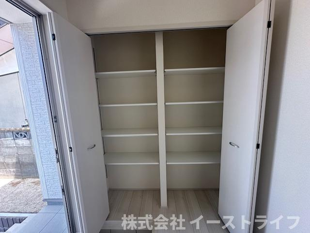 【新築戸建】　いわき市平下神谷第7　全4棟　【長期優良住宅】の収納|2号棟写真　玄関収納は天井いっぱいまであり収納力抜群です！