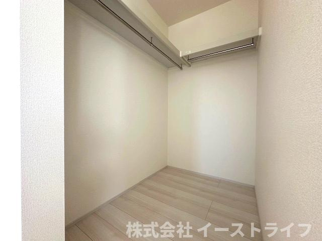 【新築戸建】　いわき市平下神谷第7　全4棟　【長期優良住宅】の収納|2号棟写真　ウォークインクローゼットの魅力は、やはりその収納力！スーツケースなどの大きなものは、どこにしまおうか迷いがちですが、WICなら大きなものも収納できるので心配ありません。
