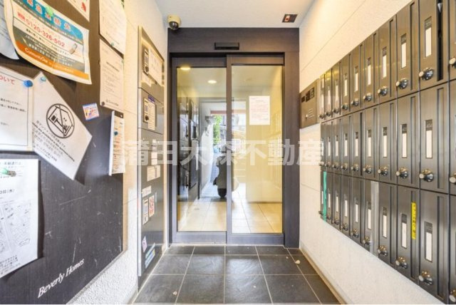 ビバリーホームズ久が原Ⅱのエントランス|防犯カメラTVモニター付オートロック宅配BOXメールBOX