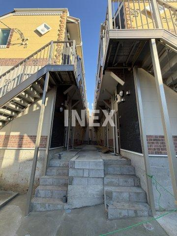 横浜市西区境之谷のアパートのエントランス
