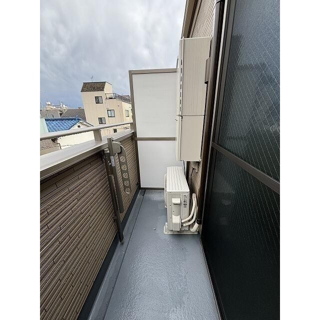 グランドール西尾久のバルコニー