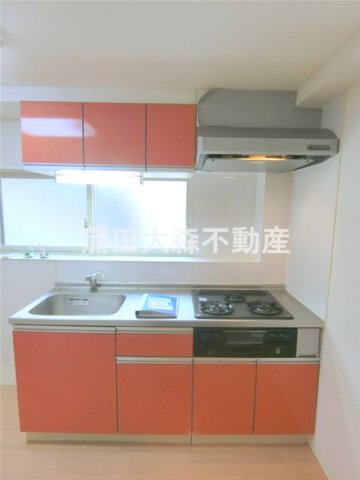 WIND BELL ウインドベルのキッチン|窓有！3口ガスグリル付システムキッチン