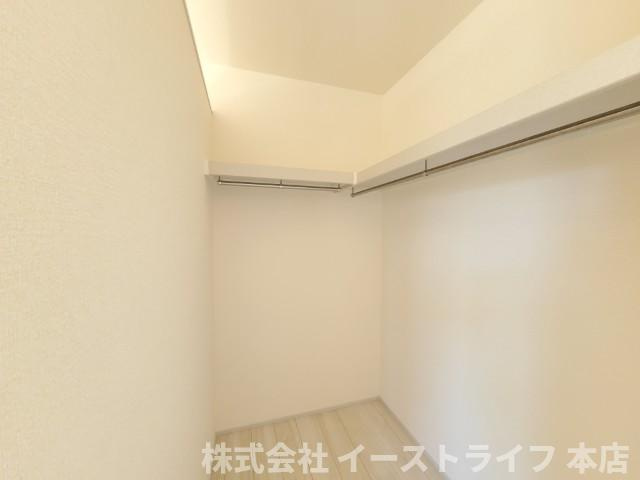 【新築戸建】　いわき市小名浜燈籠原第1 全10棟　長期優良住宅の収納|10号棟写真　ウォークインクローゼット完備！季節ごとの洋服の入れ替えがいりません。スーツケースなど大きなものも収納できます！