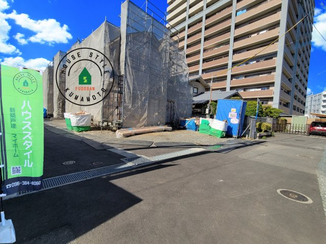 熊本市中央区本山3丁目第1-4棟(D号棟)の前面道路含む現地写真|見学の時間などお気軽にお問い合わせ下さい。