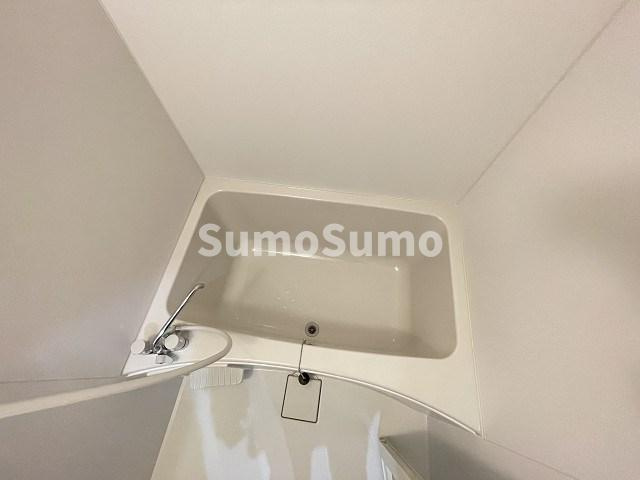 西宮市中前田町のアパートの浴室