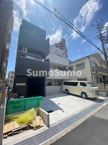 西宮市中前田町のアパートの外観