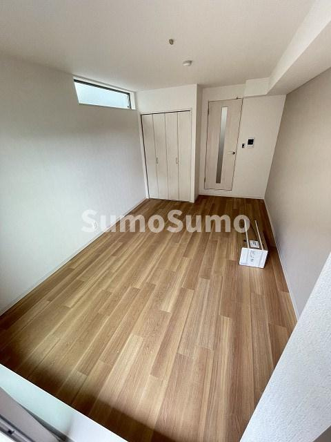 西宮市中前田町のアパートの洋室