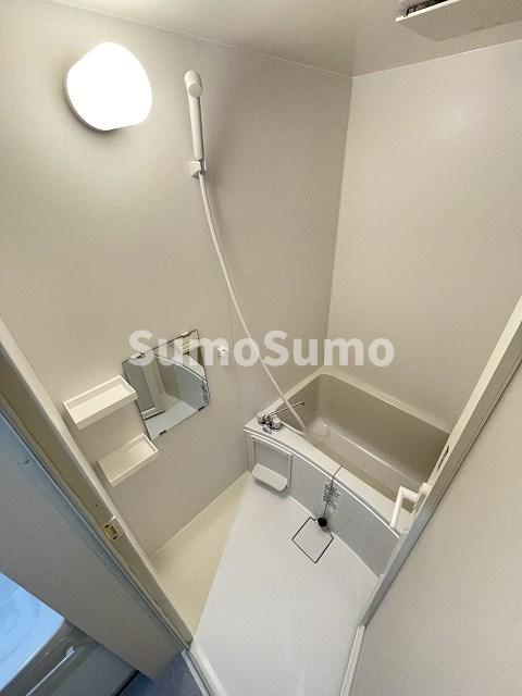 西宮市中前田町のアパートの浴室