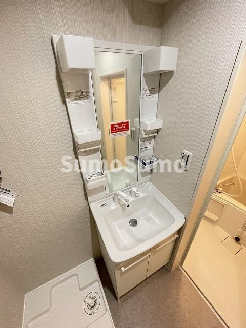 西宮市中前田町のアパートの洗面所