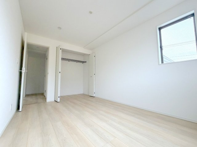 福生市熊川全2棟　新築分譲の洋室