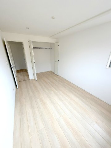 福生市熊川全2棟　新築分譲の洋室