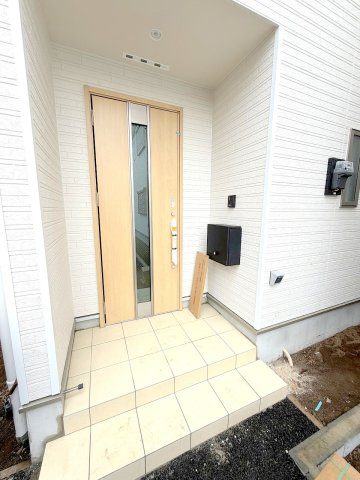 福生市熊川全2棟　新築分譲の玄関