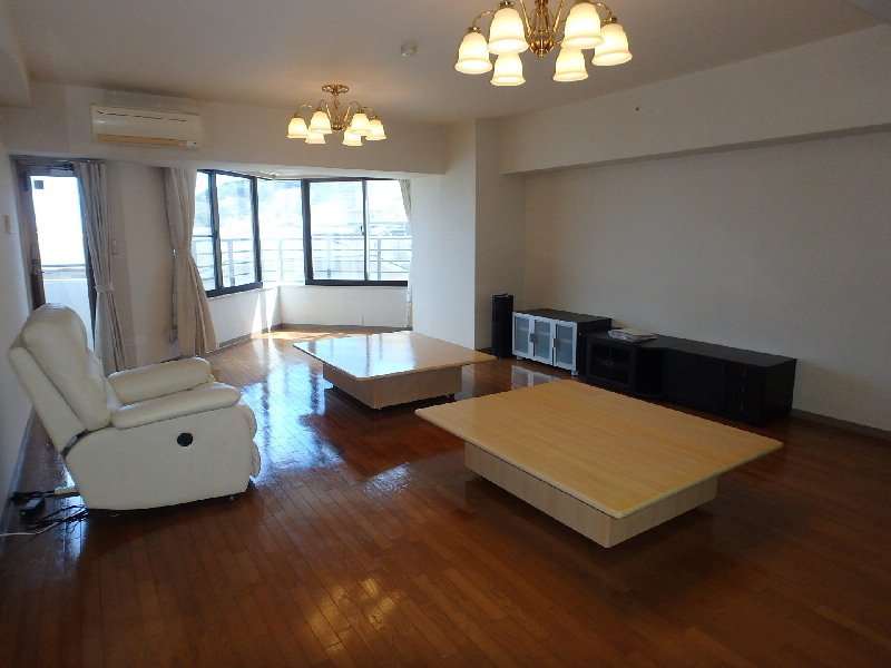 S1680R　ロイヤルアーク下田の居間・リビング