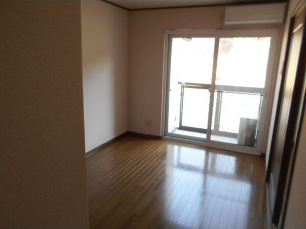 ストリームB棟の居間・リビング