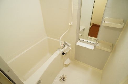 アムール青木の浴室|別号室の参考写真です。