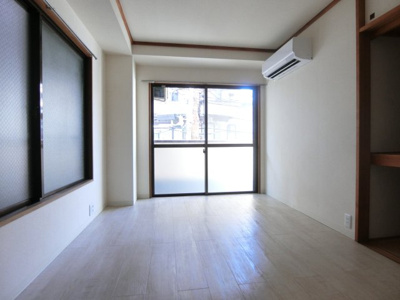 【居間・リビング】 | パレス・セビリア