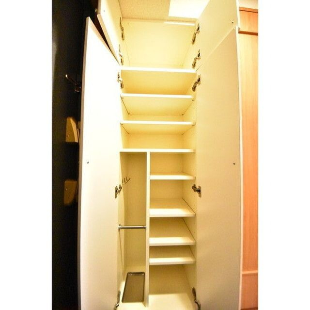 パレステュディオ神田ＥＡＳＴの玄関