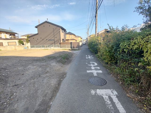 【前面道路含む現地写真】 | 川越市宮元町　全４区画　D号区 | 閑静な住宅地です