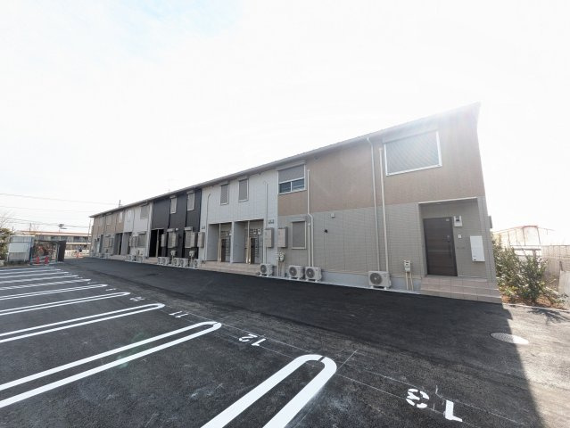 グリーンメゾン柴崎の駐車場