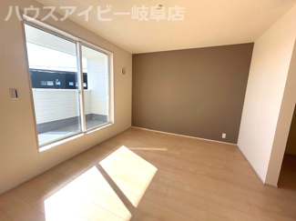 【洋室】 | 羽島市福寿町新築建売全3棟！小学校まで徒歩2分！幼稚園徒歩1分！子育て世代のご家族にオススメ物件！ | 羽島市福寿町新築建売全3棟！小学校まで徒歩2分！幼稚園徒歩1分！子育て世代のご家族にオススメ物件！