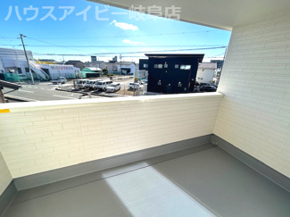 【バルコニー】 | 羽島市福寿町新築建売全3棟！小学校まで徒歩2分！幼稚園徒歩1分！子育て世代のご家族にオススメ物件！ | 羽島市福寿町新築建売全3棟！小学校まで徒歩2分！幼稚園徒歩1分！子育て世代のご家族にオススメ物件！