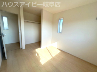 【洋室】 | 羽島市福寿町新築建売全3棟！小学校まで徒歩2分！幼稚園徒歩1分！子育て世代のご家族にオススメ物件！ | 羽島市福寿町新築建売全3棟！小学校まで徒歩2分！幼稚園徒歩1分！子育て世代のご家族にオススメ物件！