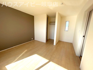 【洋室】 | 羽島市福寿町新築建売全3棟！小学校まで徒歩2分！幼稚園徒歩1分！子育て世代のご家族にオススメ物件！ | 羽島市福寿町新築建売全3棟！小学校まで徒歩2分！幼稚園徒歩1分！子育て世代のご家族にオススメ物件！