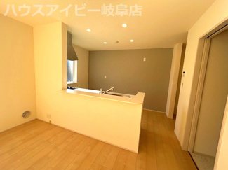 【キッチン】 | 羽島市福寿町新築建売全3棟！小学校まで徒歩2分！幼稚園徒歩1分！子育て世代のご家族にオススメ物件！ | 羽島市福寿町新築建売全3棟！小学校まで徒歩2分！幼稚園徒歩1分！子育て世代のご家族にオススメ物件！