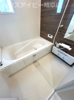 【浴室】 | 羽島市福寿町新築建売全3棟！小学校まで徒歩2分！幼稚園徒歩1分！子育て世代のご家族にオススメ物件！ | 羽島市福寿町新築建売全3棟！小学校まで徒歩2分！幼稚園徒歩1分！子育て世代のご家族にオススメ物件！