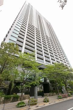 パークコート千代田富士見ザタワーの外観