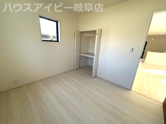 【洋室】 | 羽島市福寿町新築建売全3棟！小学校まで徒歩2分！幼稚園徒歩1分！子育て世代のご家族にオススメ物件！ | 羽島市福寿町新築建売全3棟！小学校まで徒歩2分！幼稚園徒歩1分！子育て世代のご家族にオススメ物件！