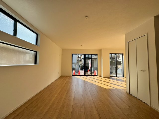 狭山市柏原新築戸建ての居間・リビング