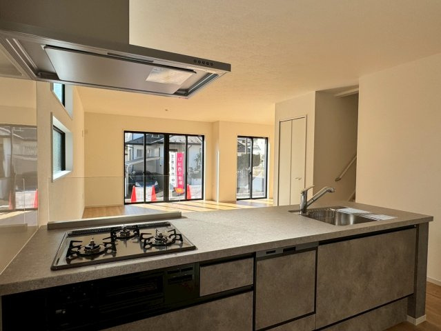 狭山市柏原新築戸建ての前面道路含む現地写真|現在建築中♪