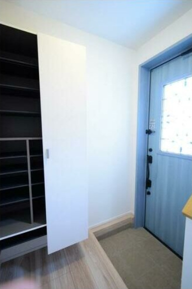 西東京市泉町4丁目貸家の玄関