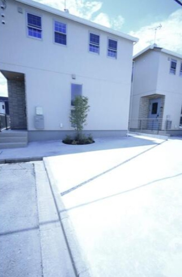 西東京市泉町4丁目貸家の駐車場